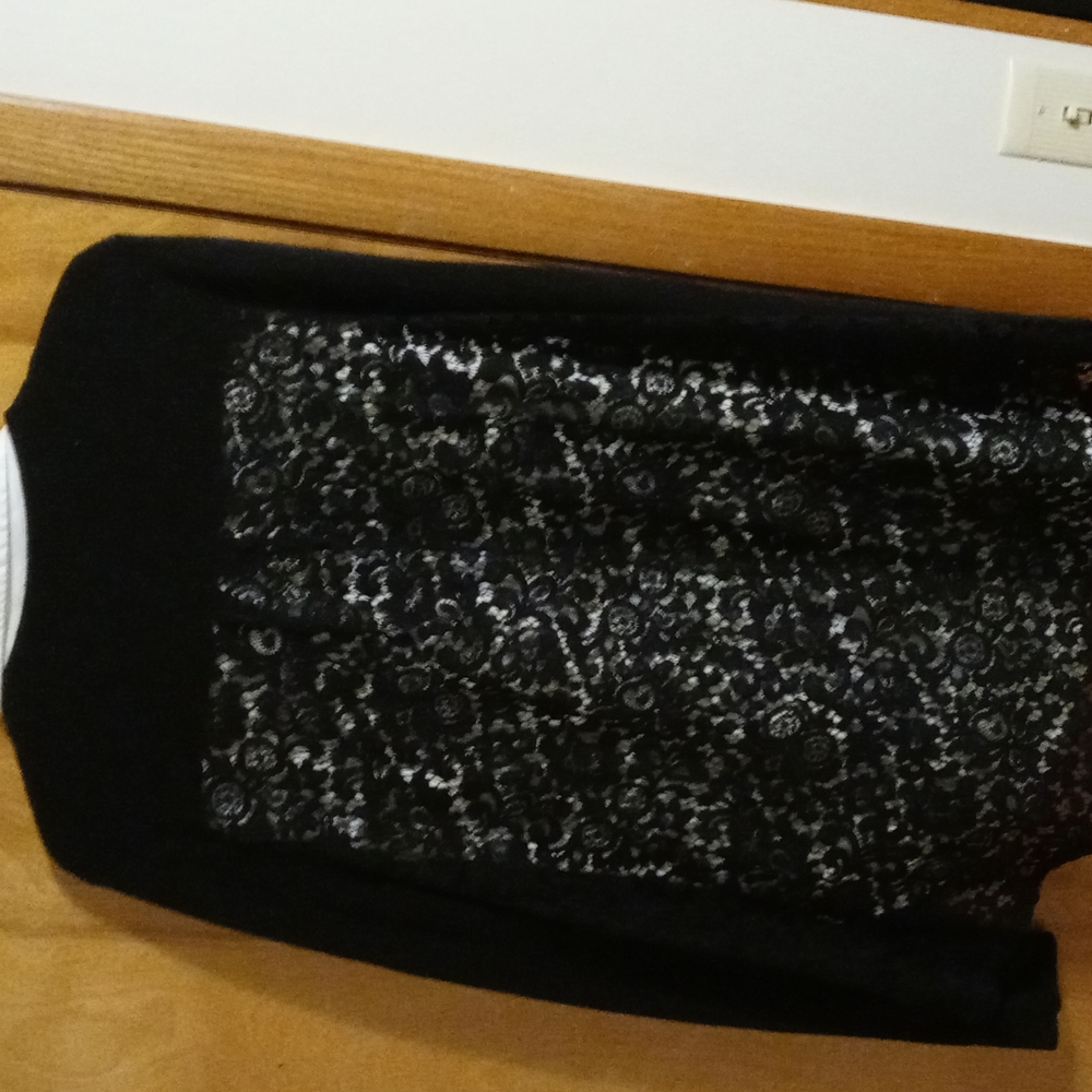 Women's blouse - Picture 3 of 4